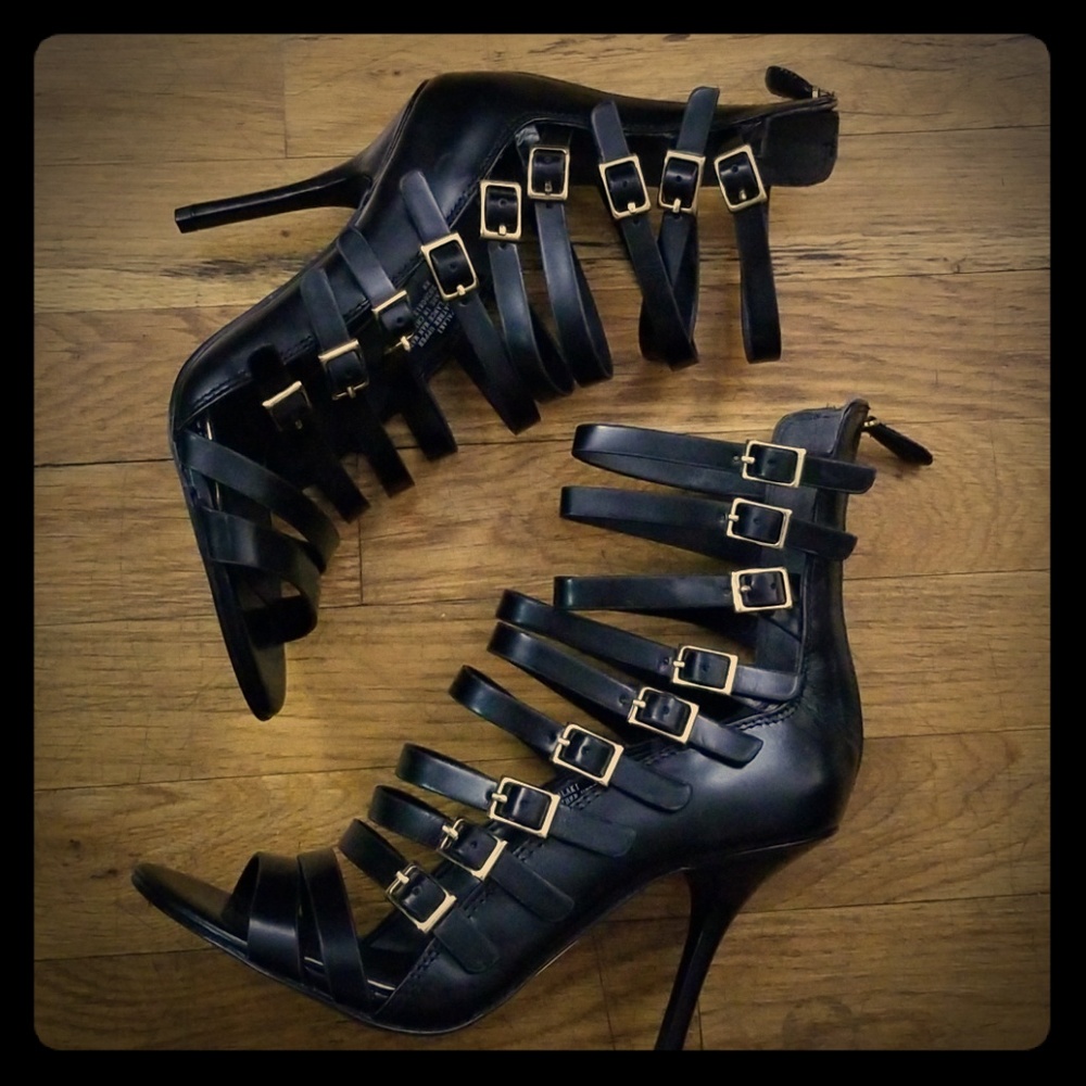 Boutique 9 Strappy High heels